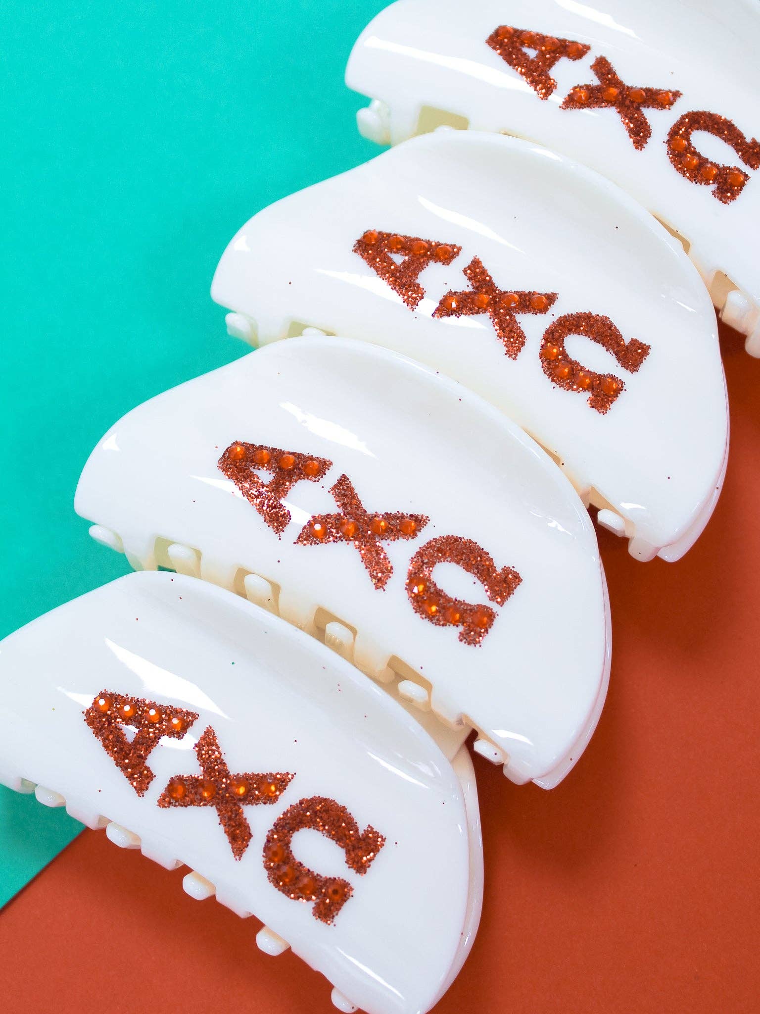 Girl On the Go Hair Claw Clip: DELTA ZETA