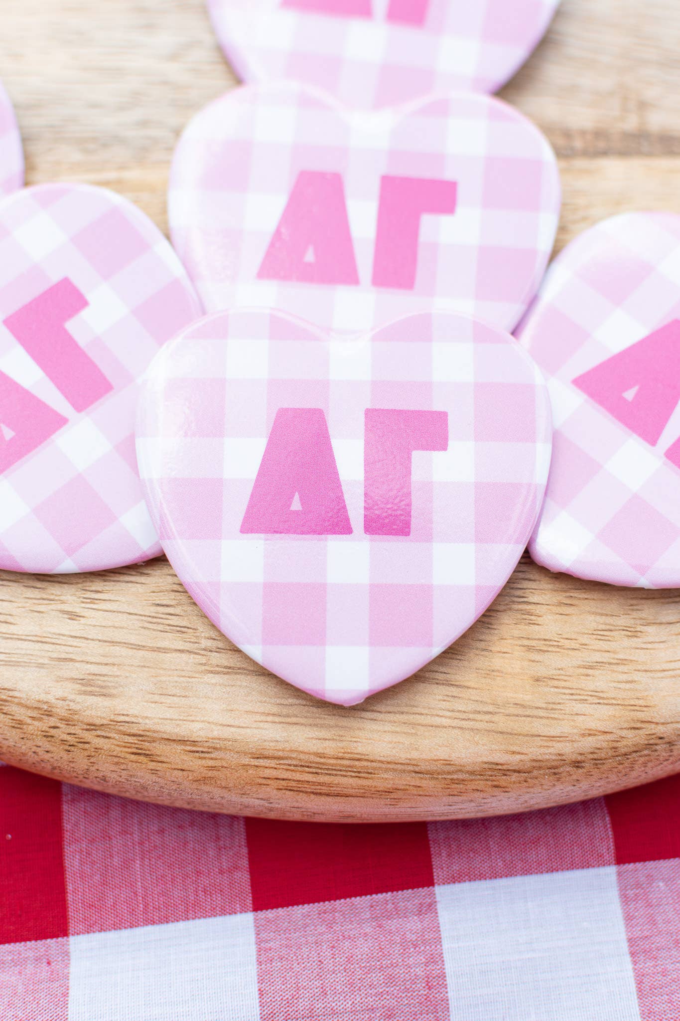 Gingham Heart buttons: Delta Delta Delta