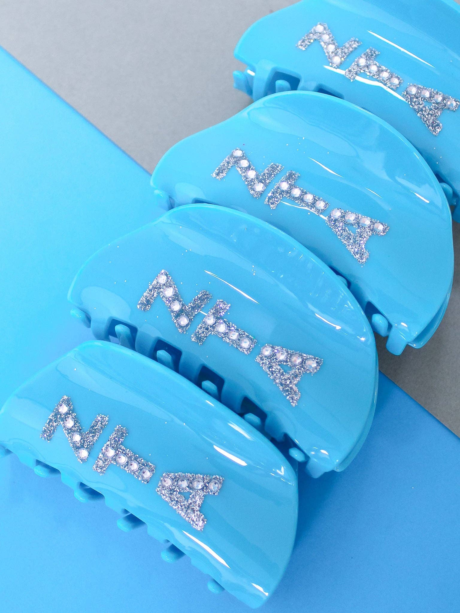 Girl On the Go Hair Claw Clip: DELTA ZETA