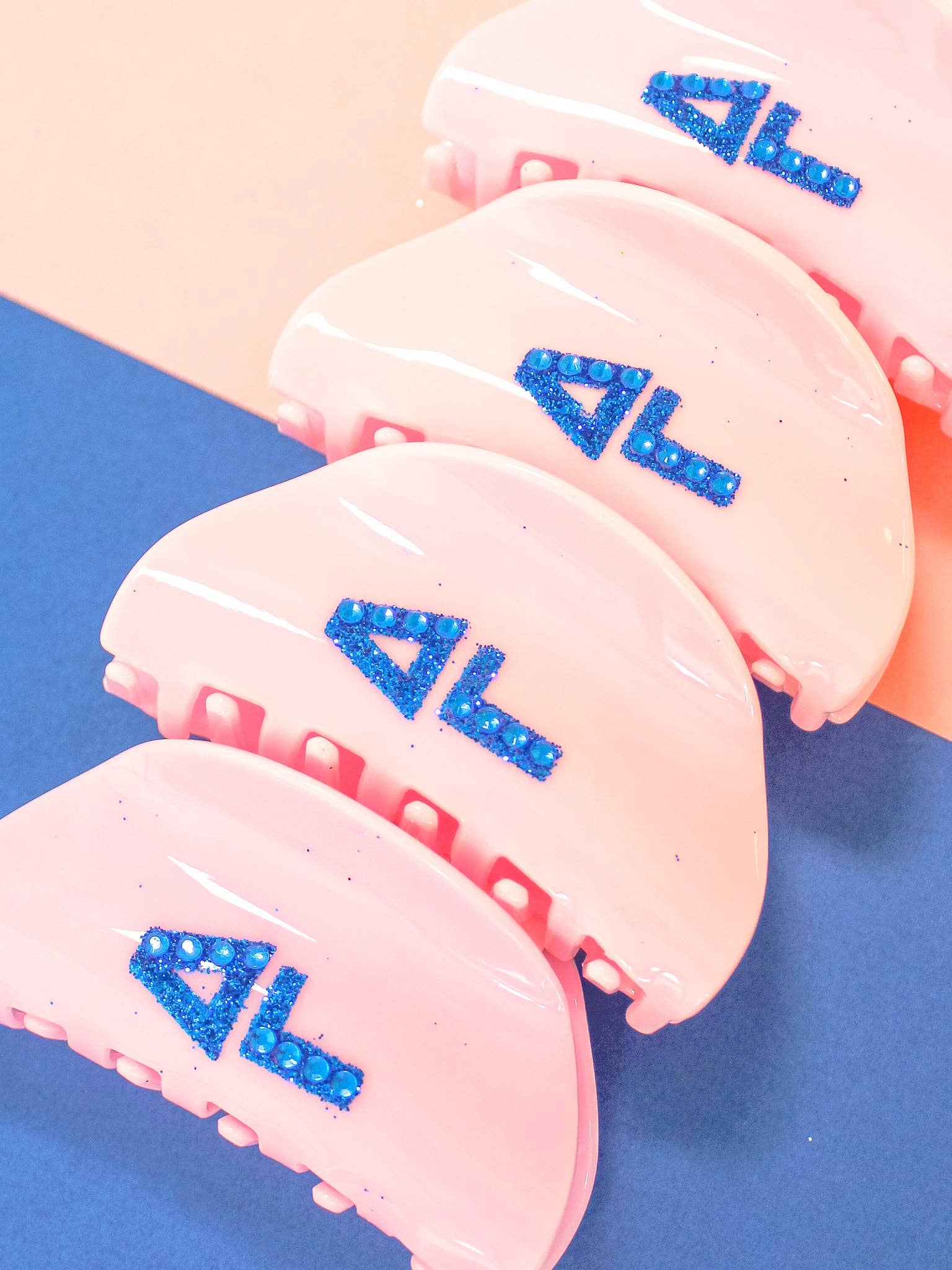 Girl On the Go Hair Claw Clip: DELTA ZETA