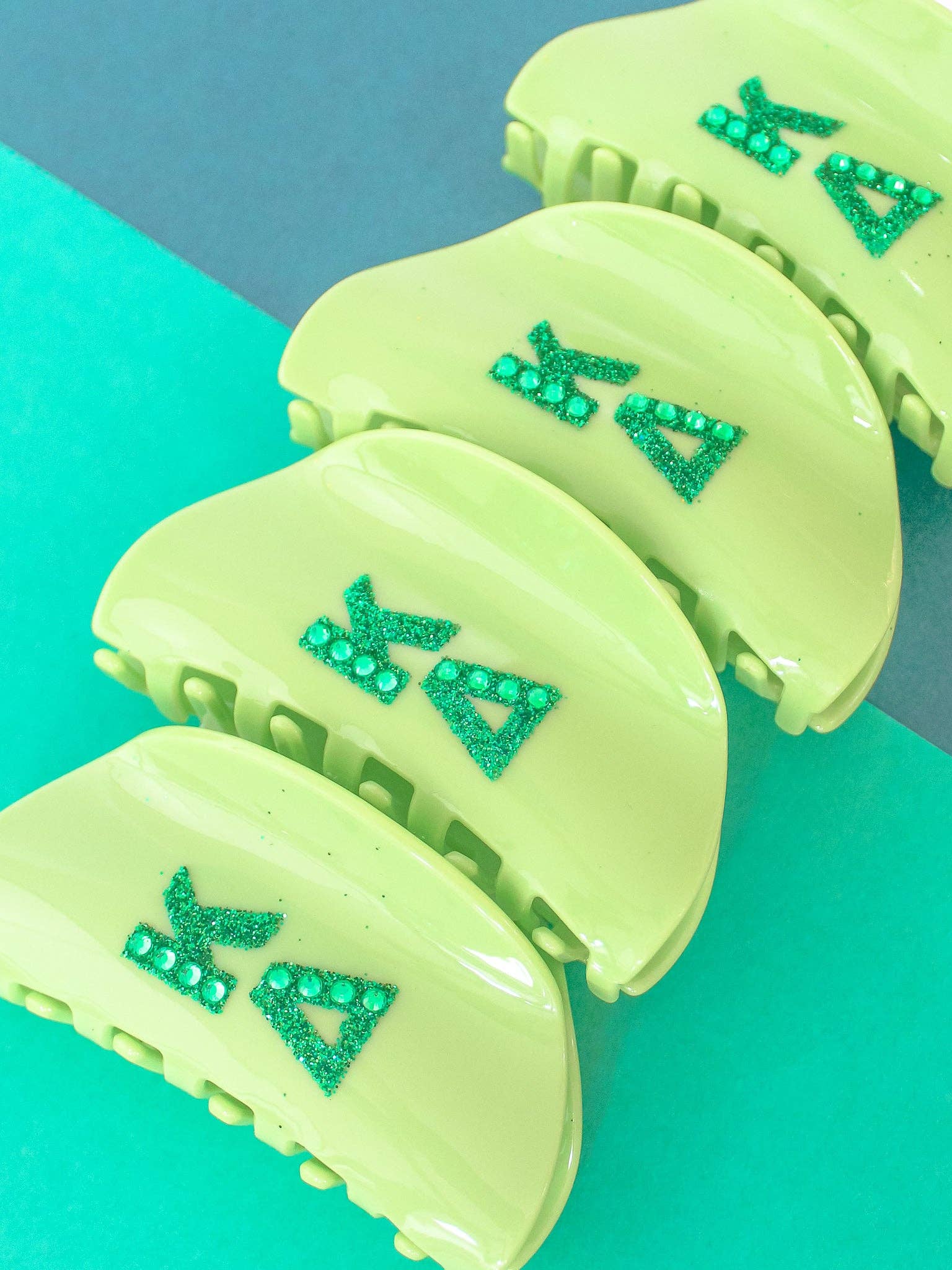 Girl On the Go Hair Claw Clip: DELTA ZETA