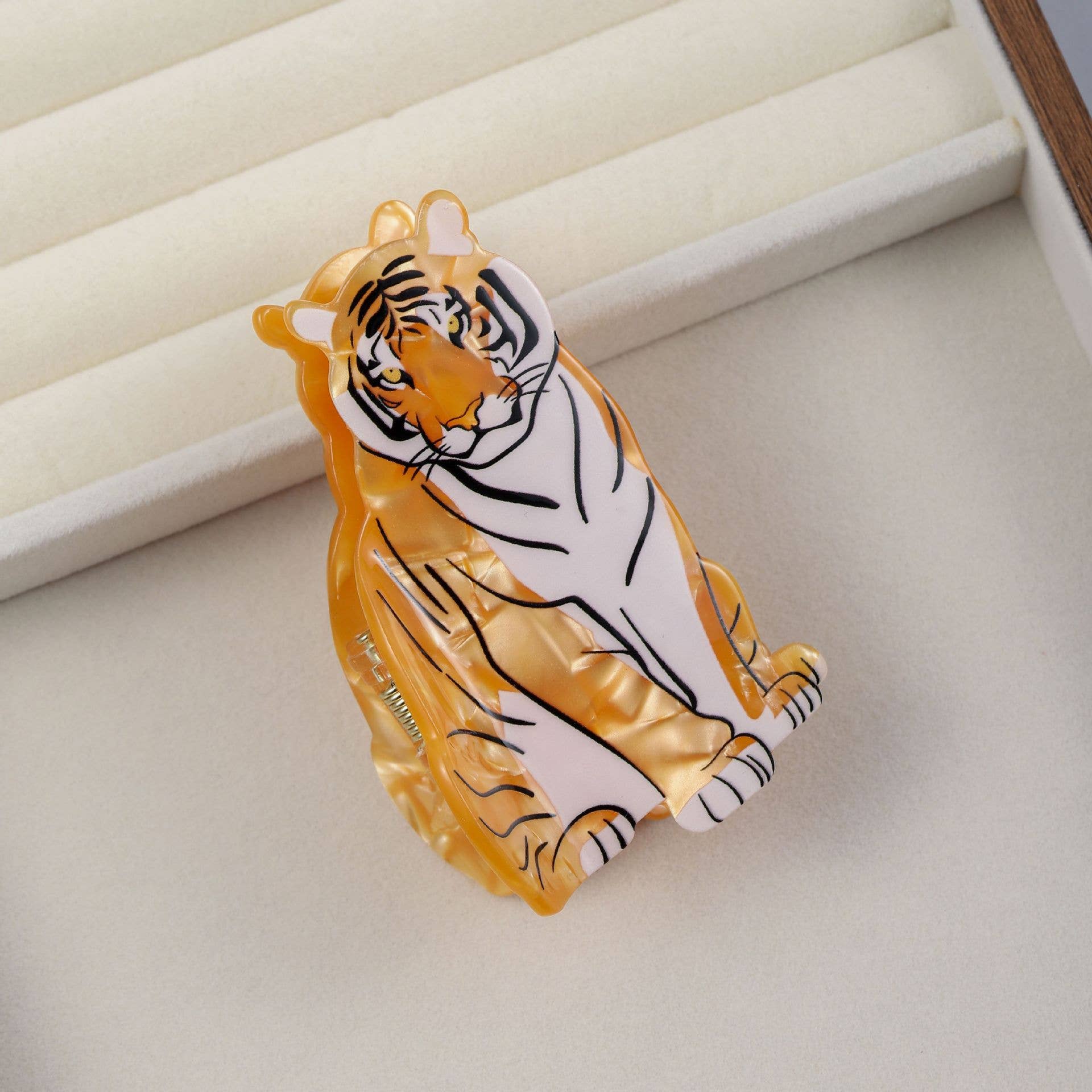 Sitting Tiger Design Hair Claw Clip